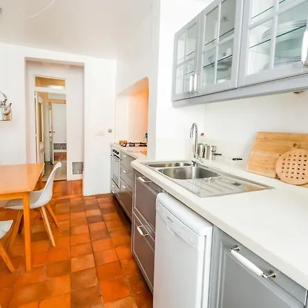 Apartamento Spacious 3br In Praca Da Figueira-central Location