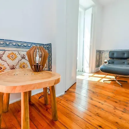 Spacious 3br In Praca Da Figueira-central Location Лиссабон