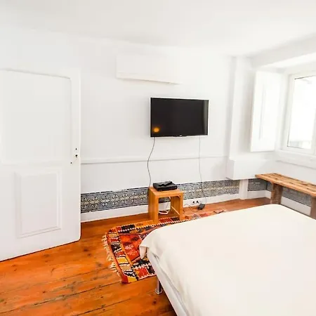 Spacious 3br In Praca Da Figueira-central Location Апартаменты