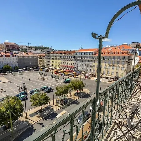 Spacious 3br In Praca Da Figueira-central Location Апартаменты *
