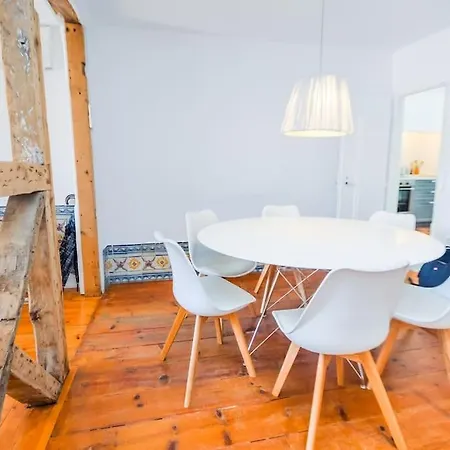 Spacious 3br In Praca Da Figueira-central Location Апартаменты