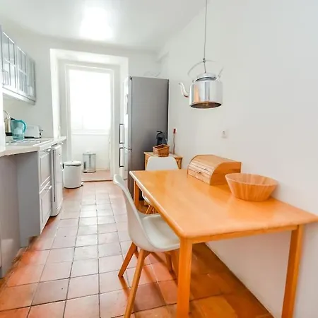 Spacious 3br In Praca Da Figueira-central Location Апартаменты