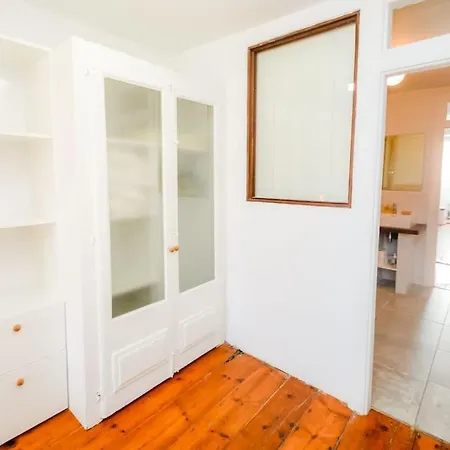 Апартаменты Spacious 3br In Praca Da Figueira-central Location Лиссабон